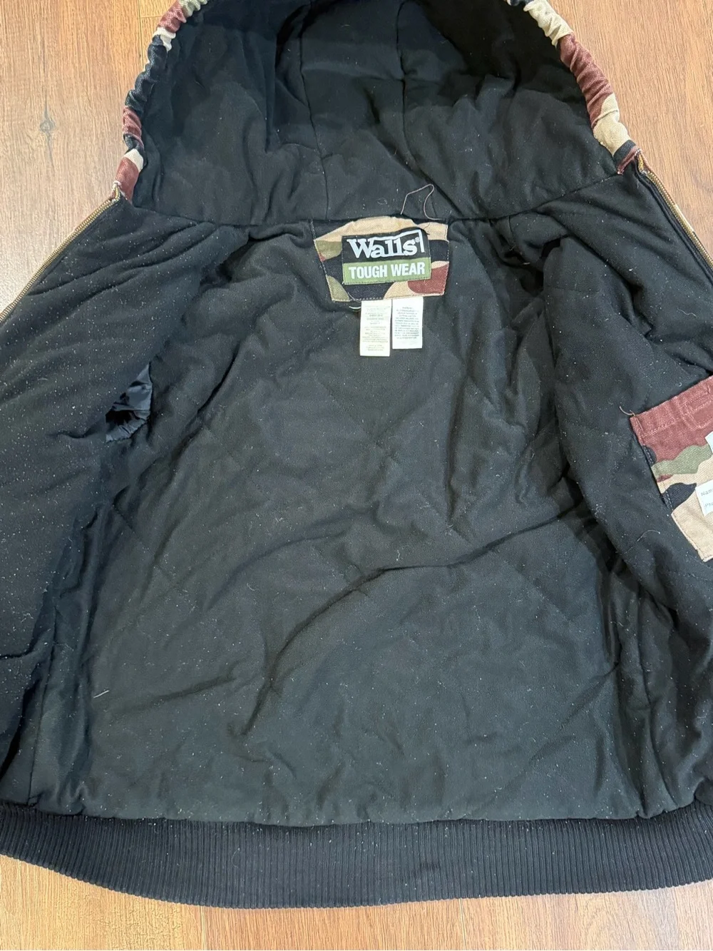 Vintage Walls Blizzard Pruf insulated camo work jacket kids size XL